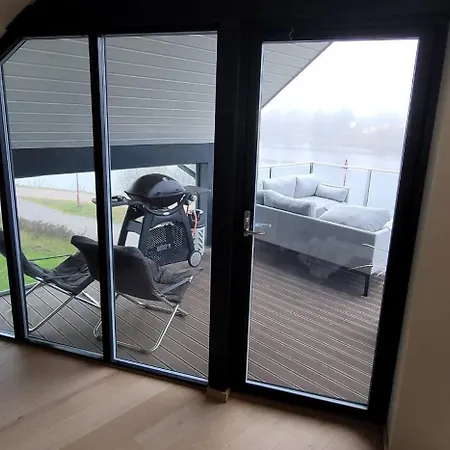 Unique 3-storey House In Luxury Living In The Heart Of The Village *