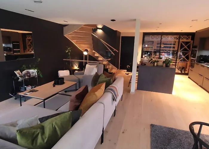 Unique 3-storey House In Luxury Living In The Heart Of The Village *
