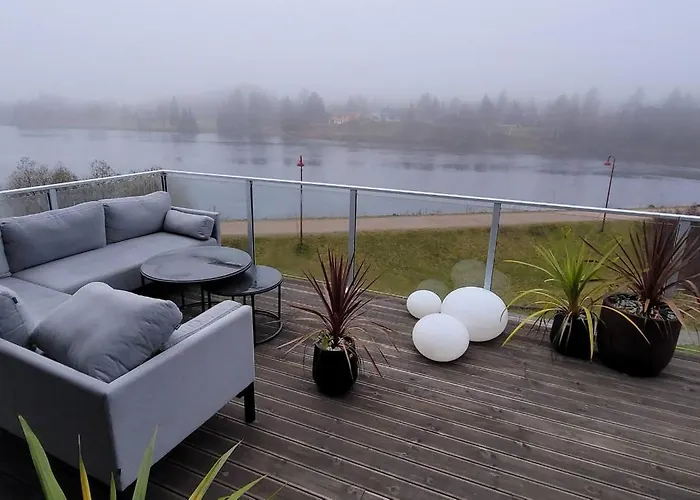 Unique 3-storey House In Luxury Living In The Heart Of The Village Сasa de vacaciones *